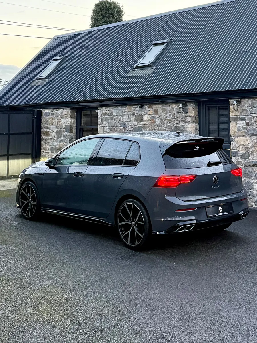 2023 VOLKSWAGEN GOLF 2.0 TDI R LINE AUTO - Image 4