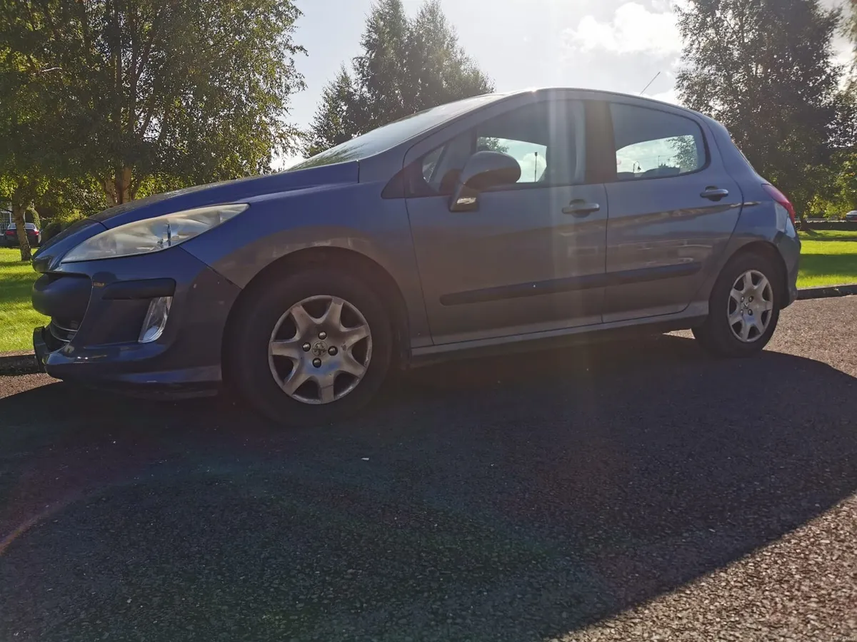 Car - Image 5