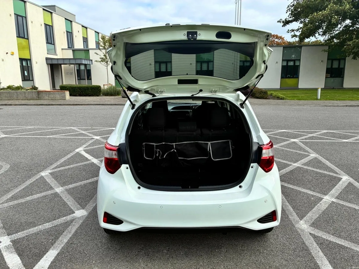 Toyota Vitz 1.5 Hybrid Auto - Image 4