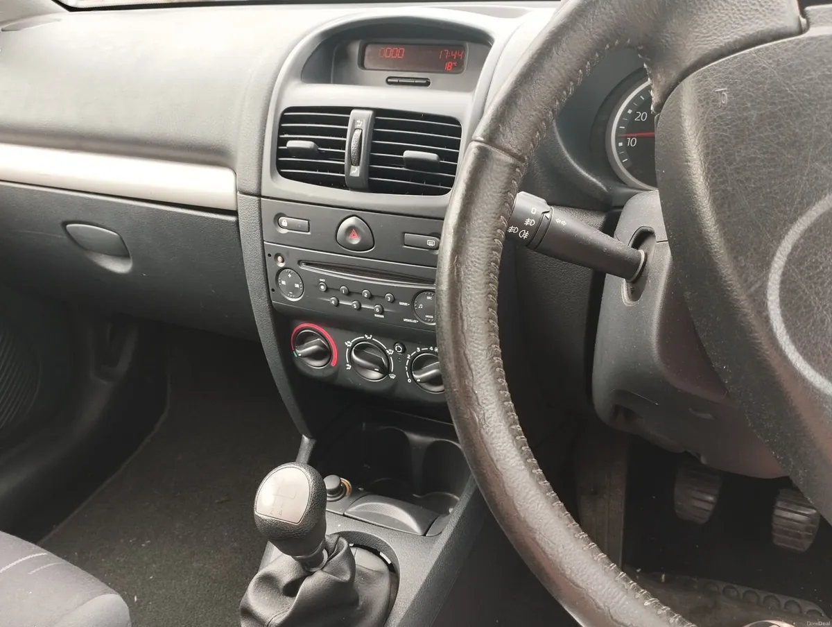 Renault Clio 2 2005  1.2 16vlV DYNAMIQ - Image 6