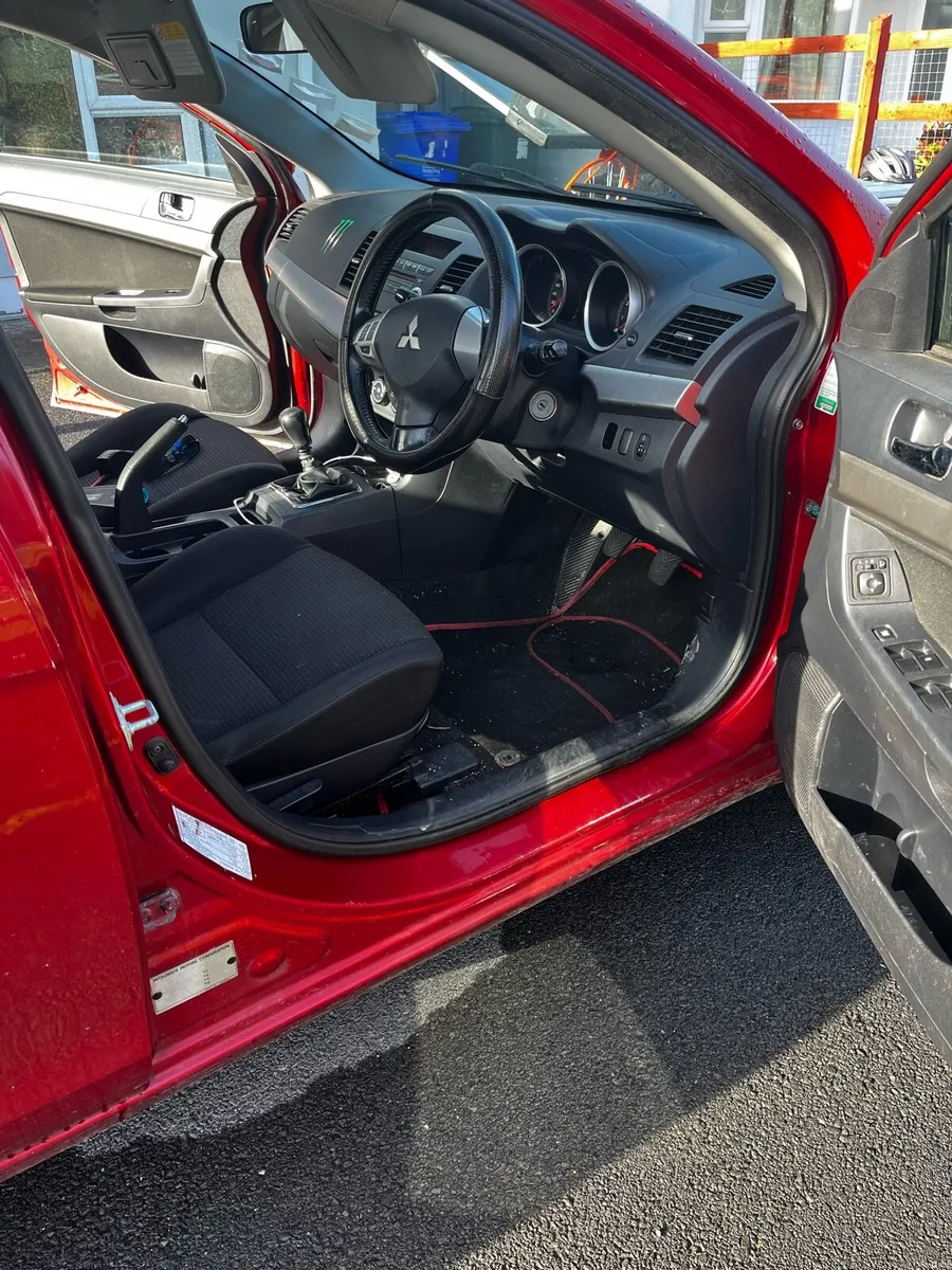 Mitsubishi lancer 1.5 - Image 4
