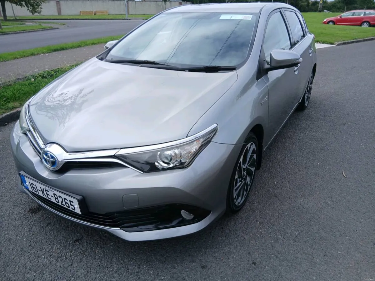 TOYOTA AURIS HYBRID AUTOMATIC SPOTLESS - Image 4