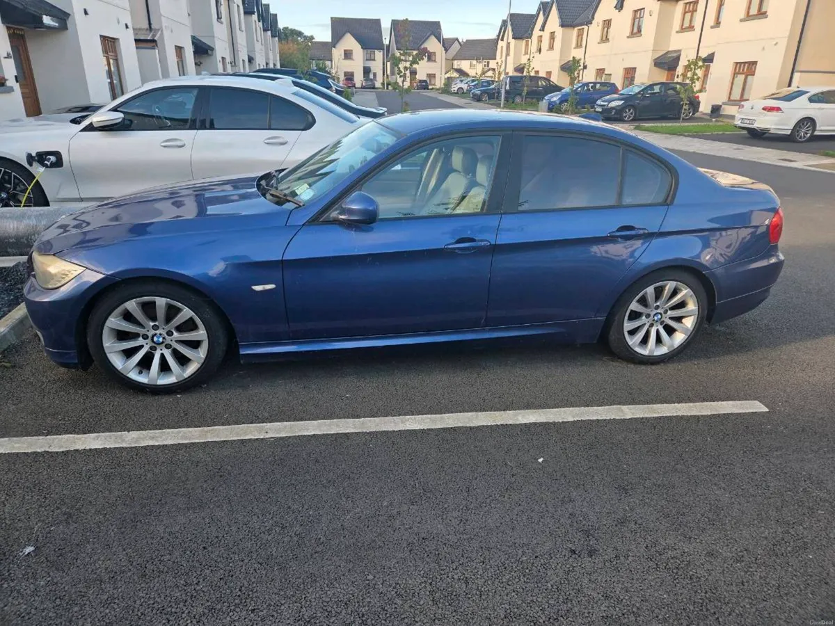 BMW 320d 2009 - Image 1