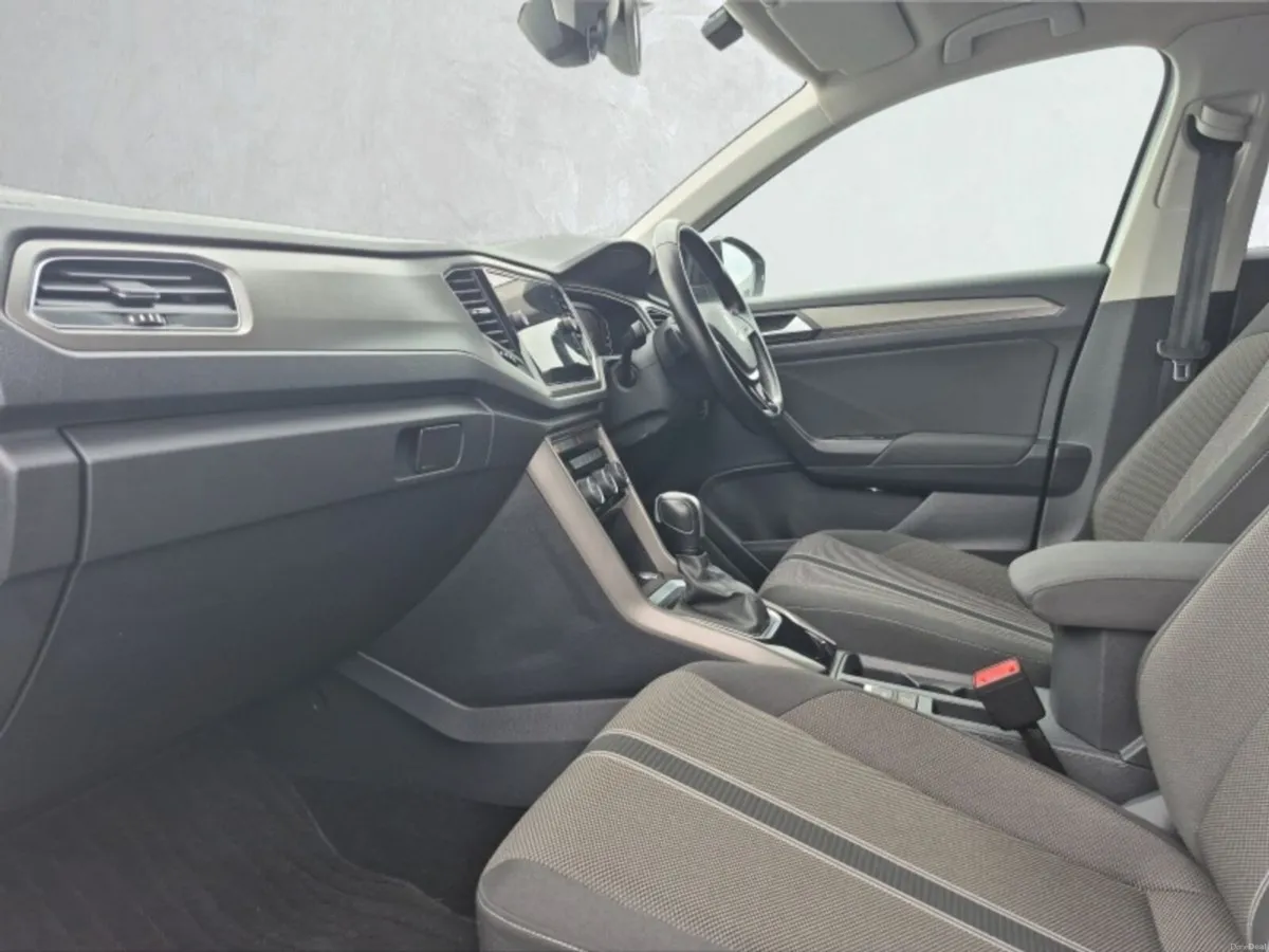 Volkswagen T-Roc ** STYLE CONTRAST BLACK ROOF  ** - Image 6