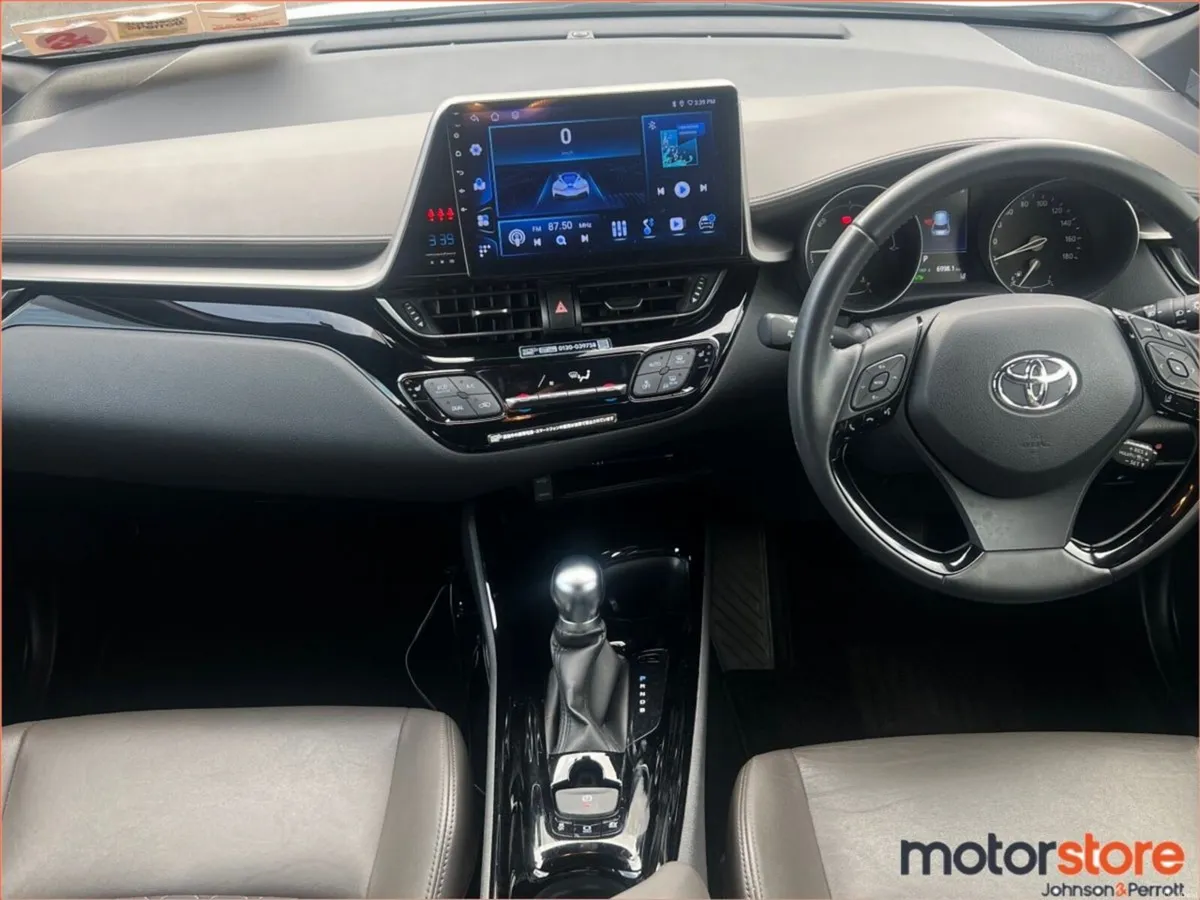 Toyota C-HR 1.8 HYBRID LUNA - Bi-Tone - Image 4