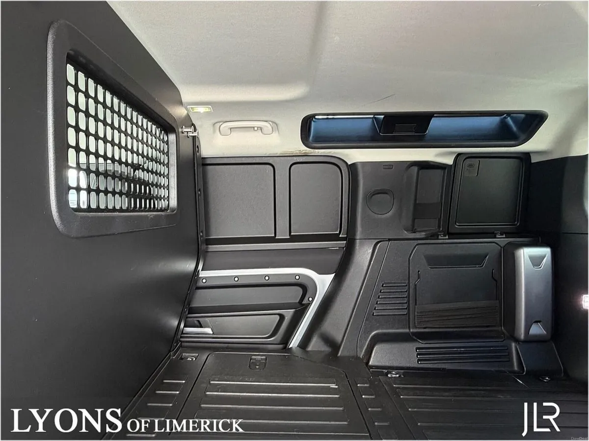 Land Rover Defender DEFENDER 110 3.0 D Hardtop - Image 5