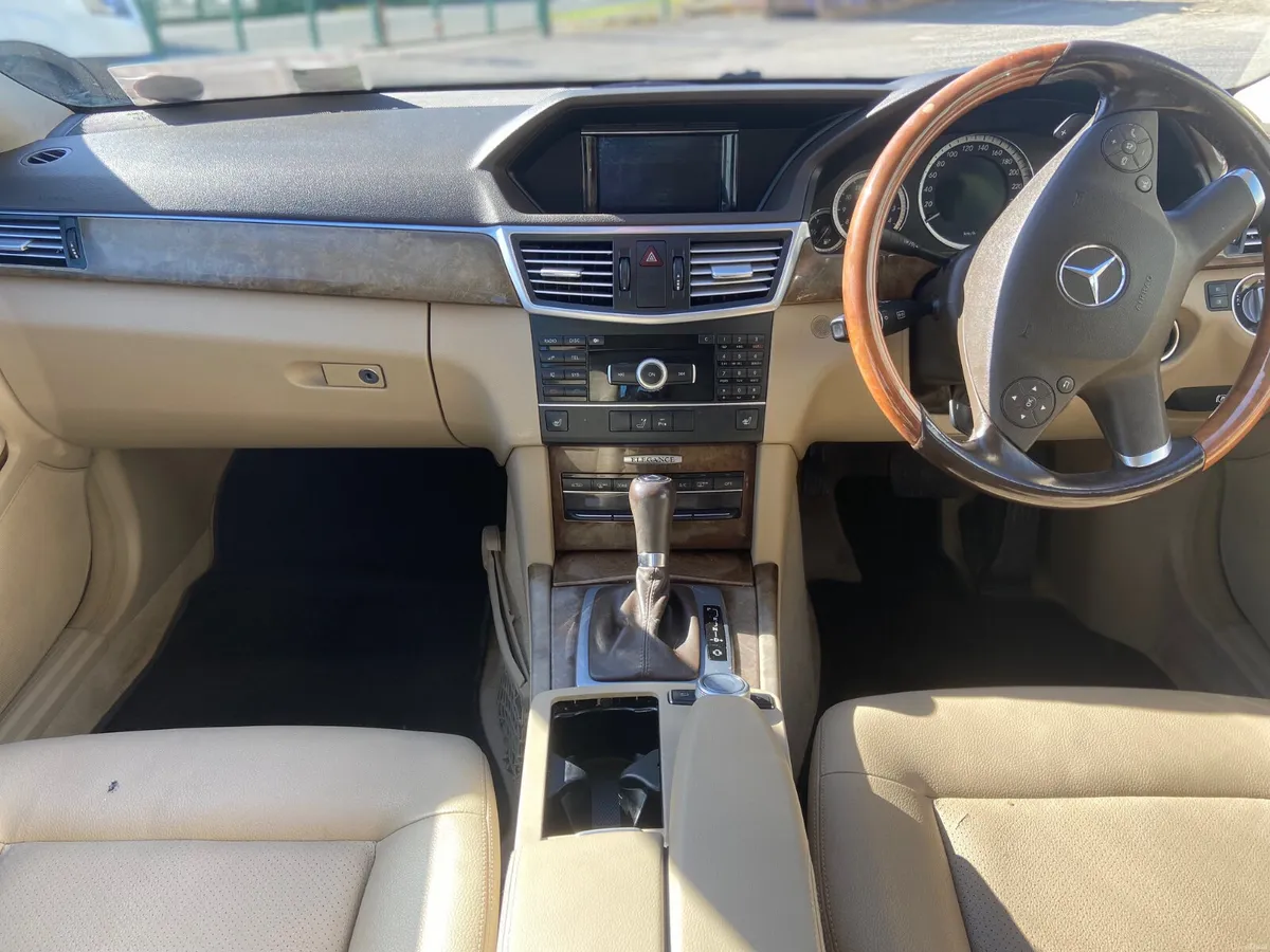 2011 MERCEDES E220 NCT 05/27 - Image 2