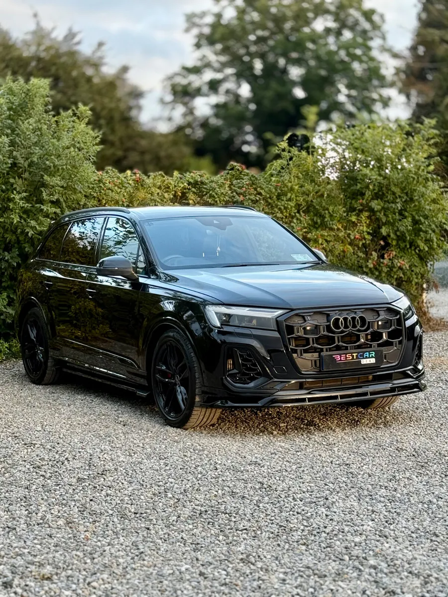 2025 Audi Q7 55 TFSI e quattro SLine PHEV - Image 5
