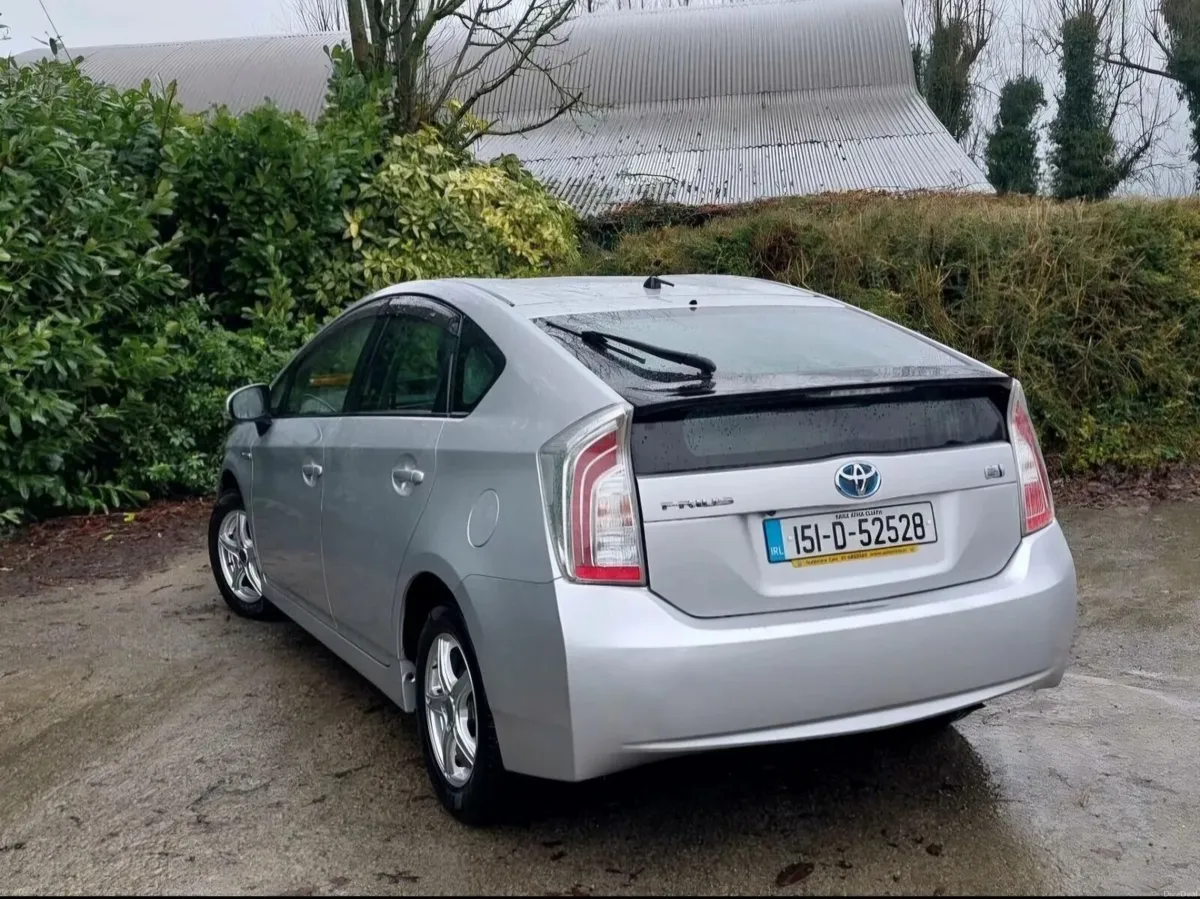 Toyota Prius Hybrid 2015 - Image 5