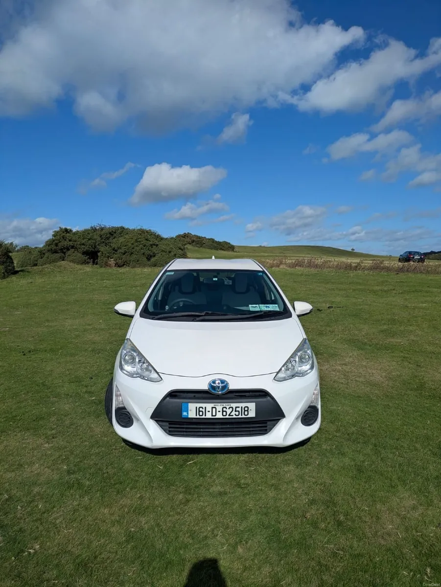 Toyota Aqua 2016 - Image 2