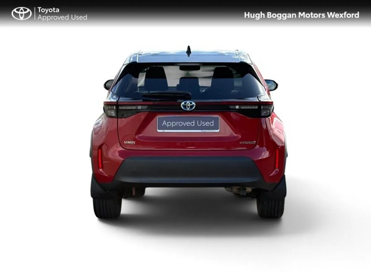 Toyota Yaris Cross SPORT TWO TONE LOW MILEAGE - Image 4