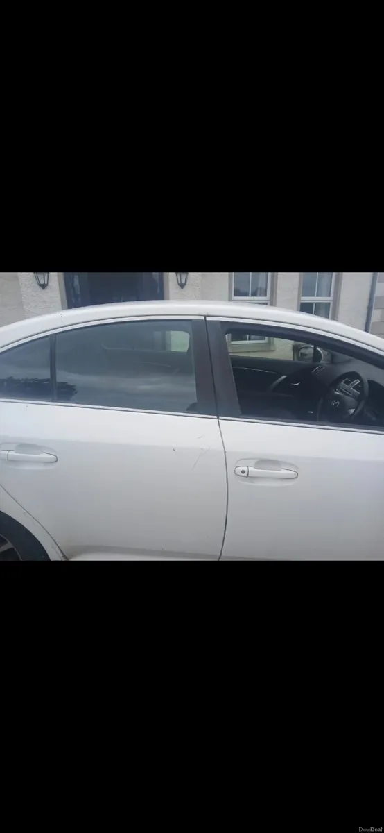 Toyota Avensis 2013 - Image 2