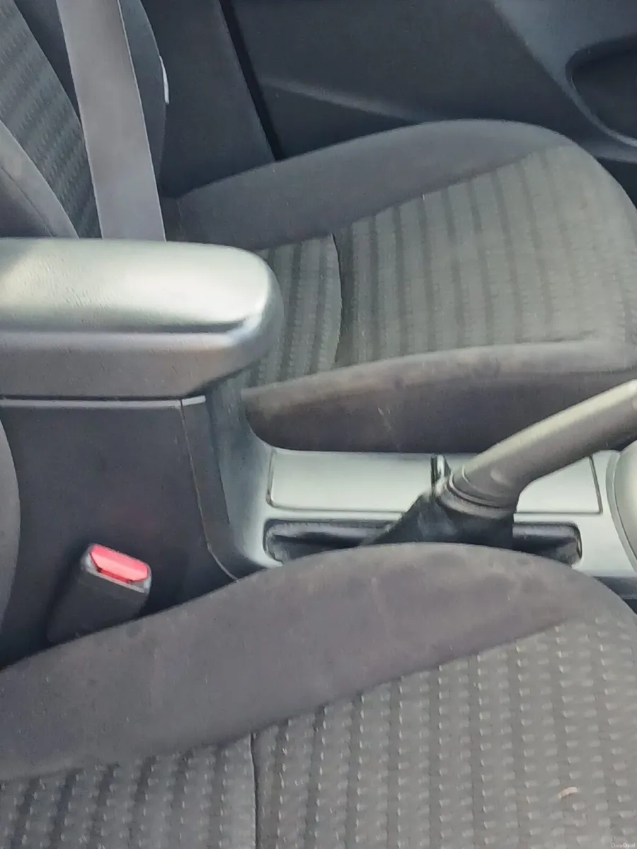 Toyota Corolla 2008 - Image 2