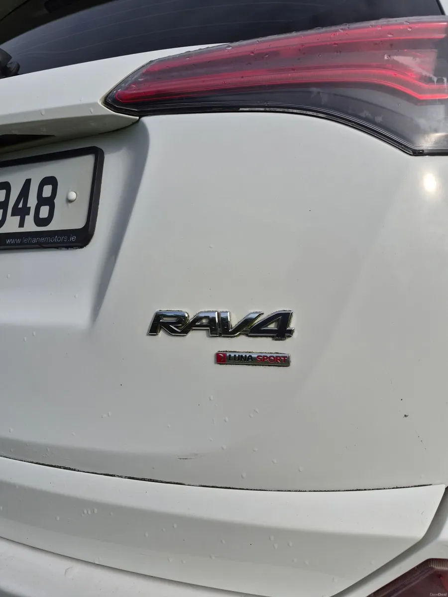 Toyota RAV4 2016 - Image 2