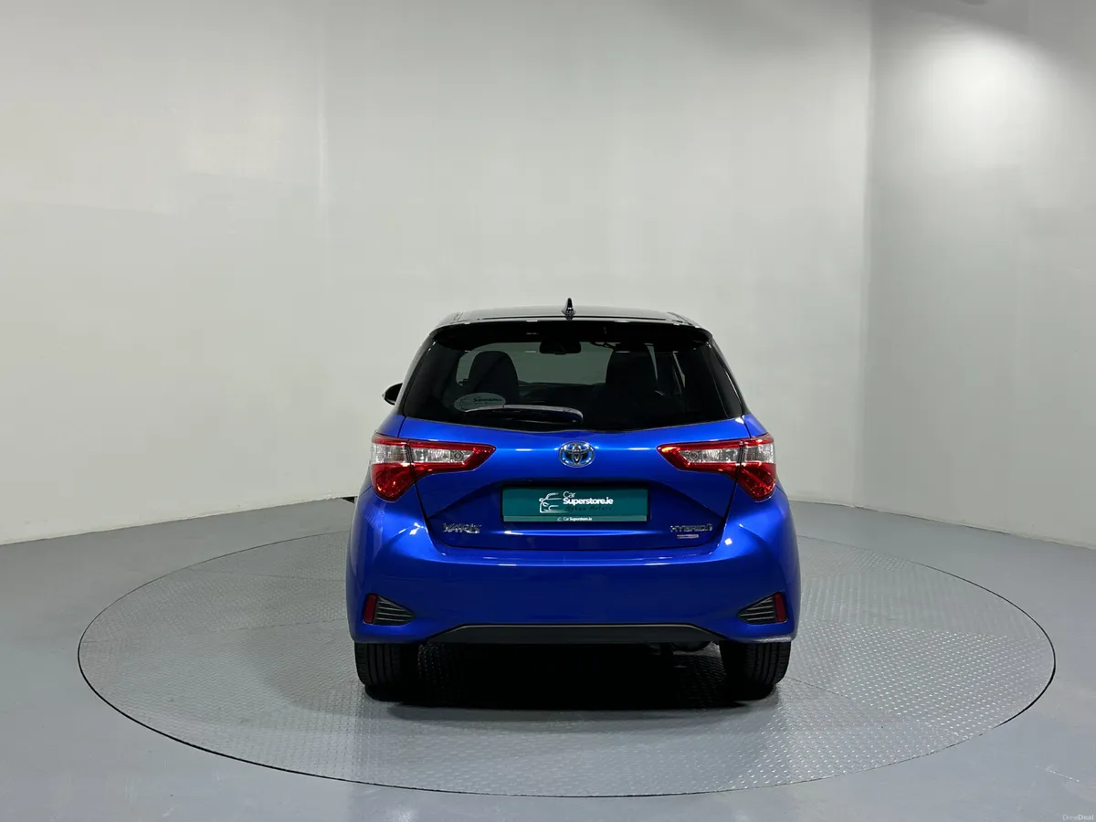 Toyota Yaris Luna Sport 1.5 Hybrid 182 - Image 6