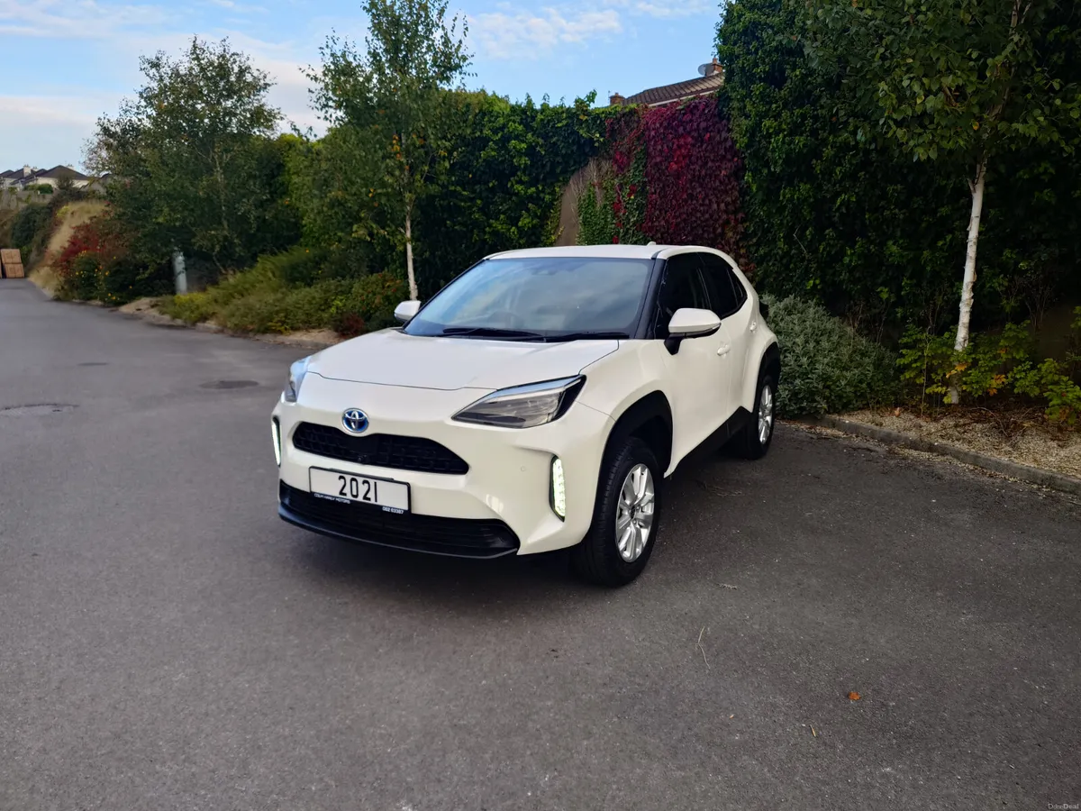 Toyota Yaris Cross Hybrid G - Image 3