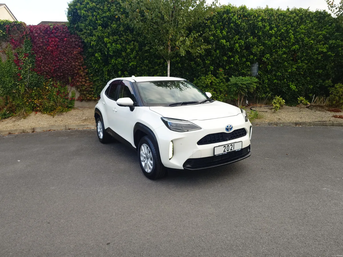 Toyota Yaris Cross Hybrid G - Image 1
