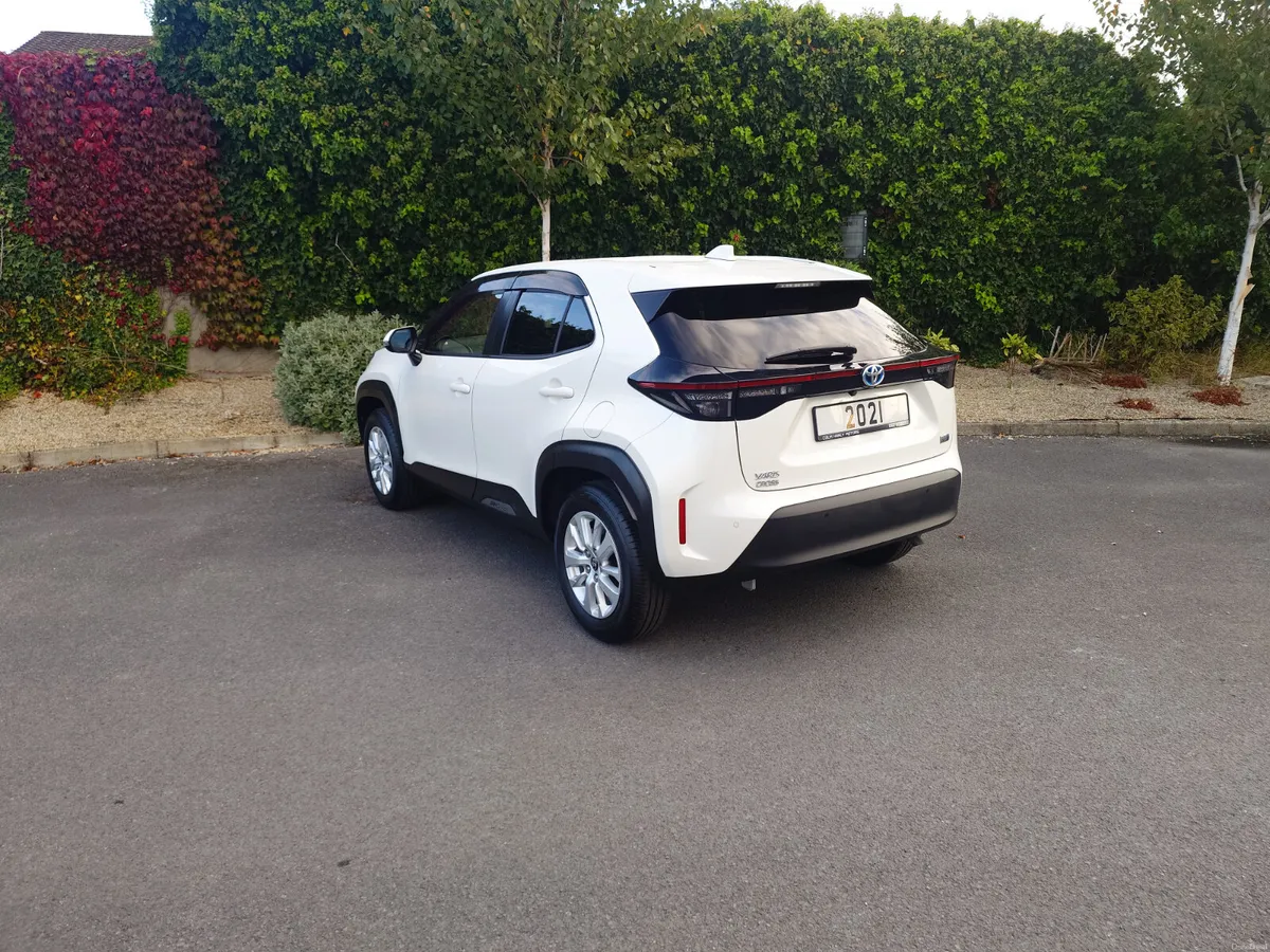 Toyota Yaris Cross Hybrid G - Image 5