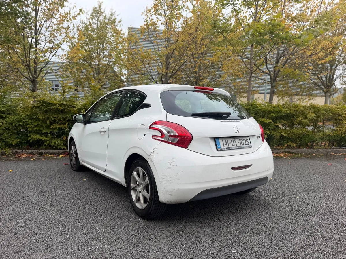 Peugeot 208 1.0 petrol low mileage - Image 4