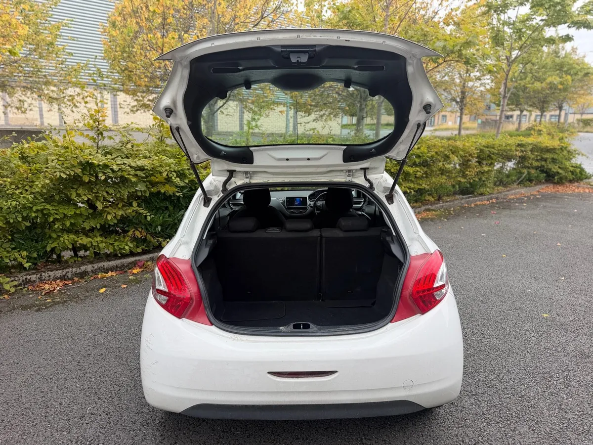 Peugeot 208 1.0 petrol low mileage - Image 6