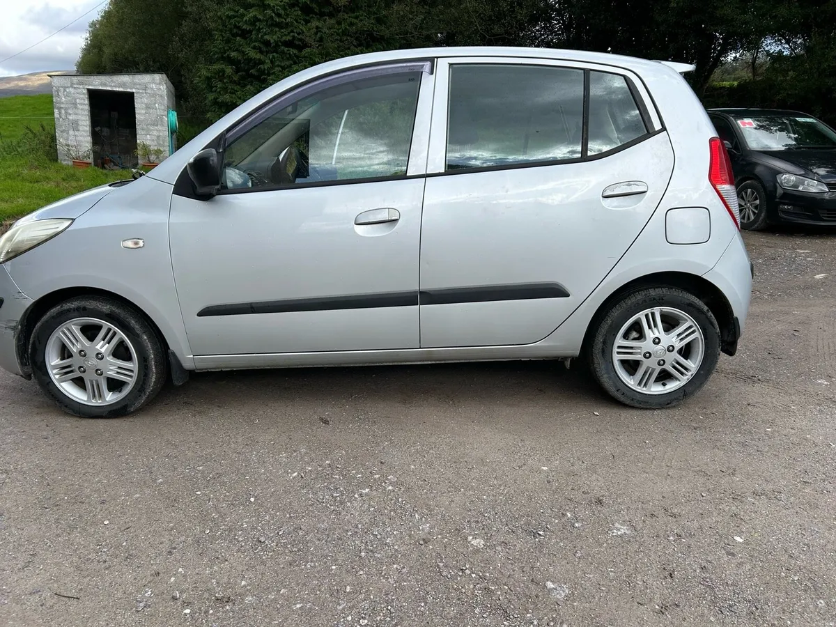 Hyundai i10 ONLY 77000 KM - Image 2