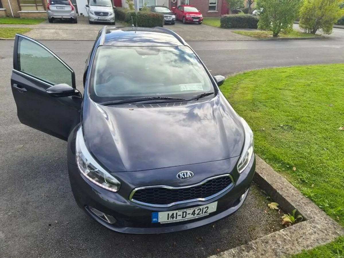 2014 Kia Ceed Ex Estate. NCT May 2027, serviced June 2026 - Image 1