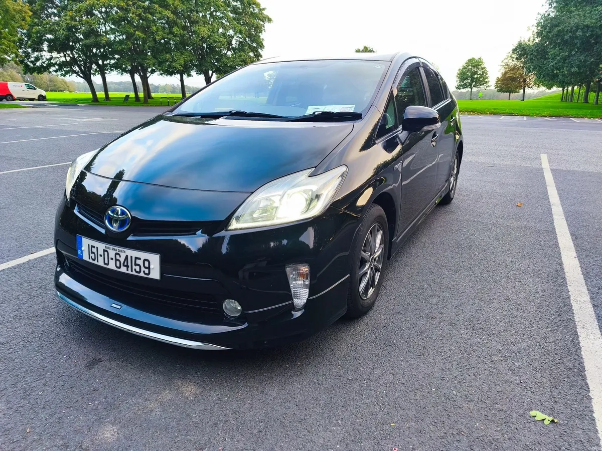 Toyota Prius 2015 Hybrid - Image 2