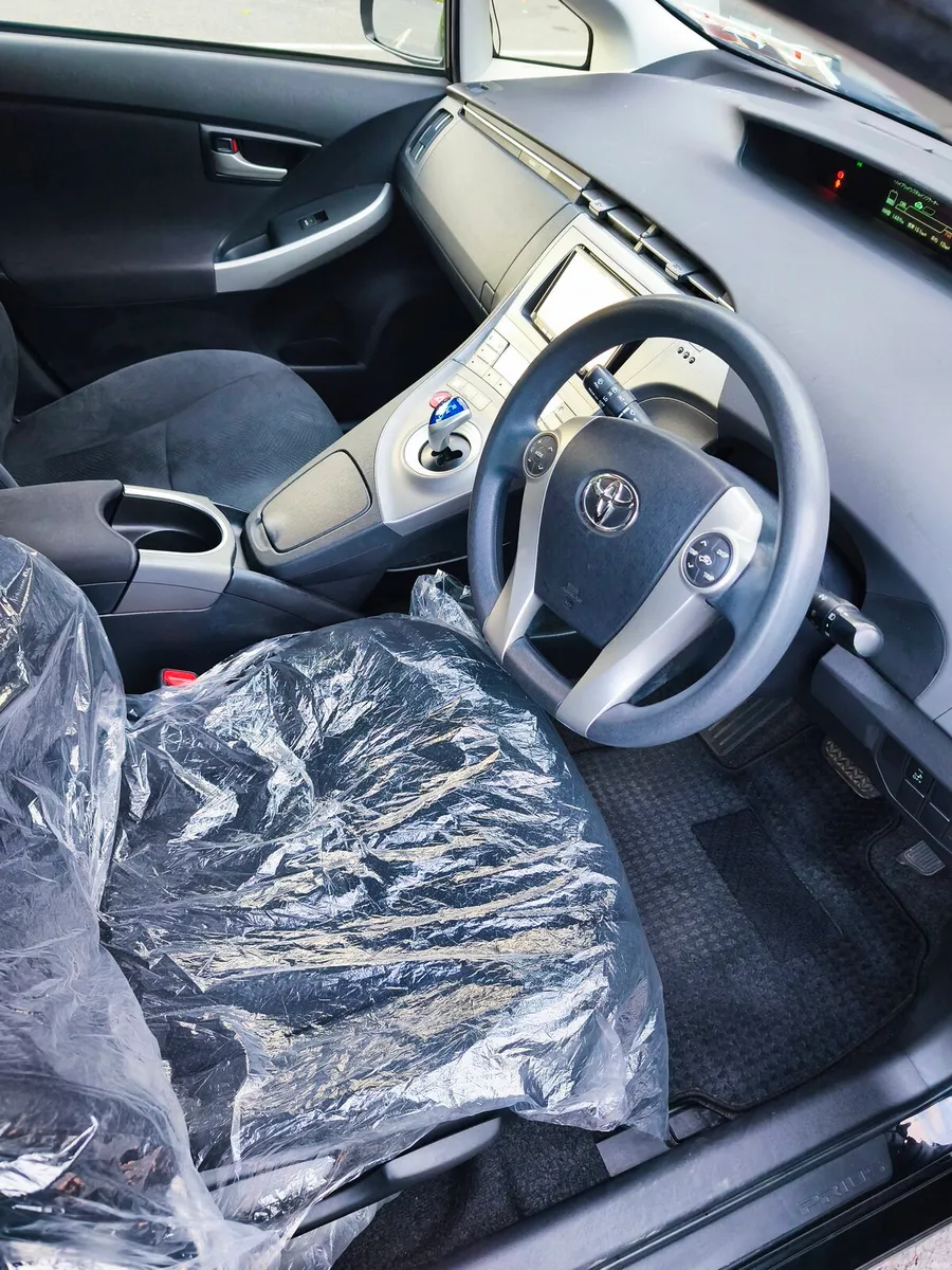 Toyota Prius 2015 Hybrid - Image 6