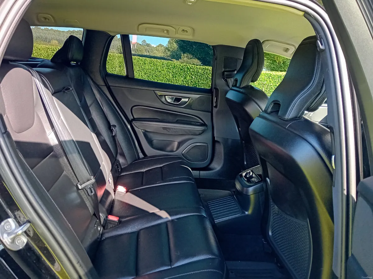 Volvo V60 2023 - Image 5