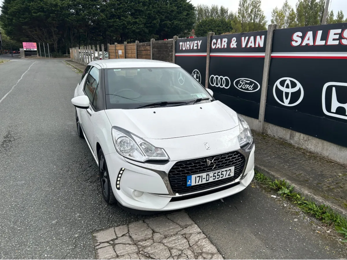DS Automobiles DS 3 1.2 PURETECH CONNECT CHIC 3DR - Image 1