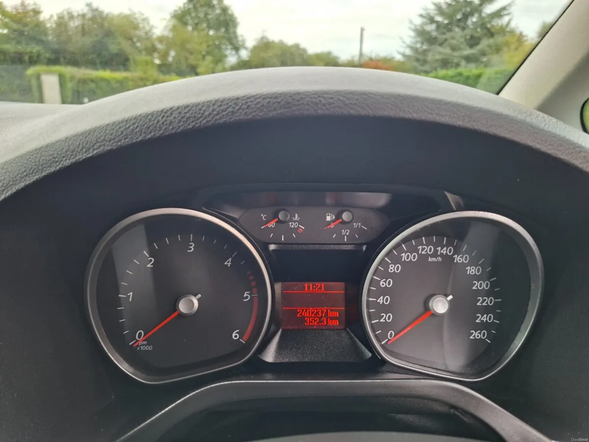 Ford Galaxy LX 1.8 5SPEED 5DR STYLE D 5 SPEED - Image 3
