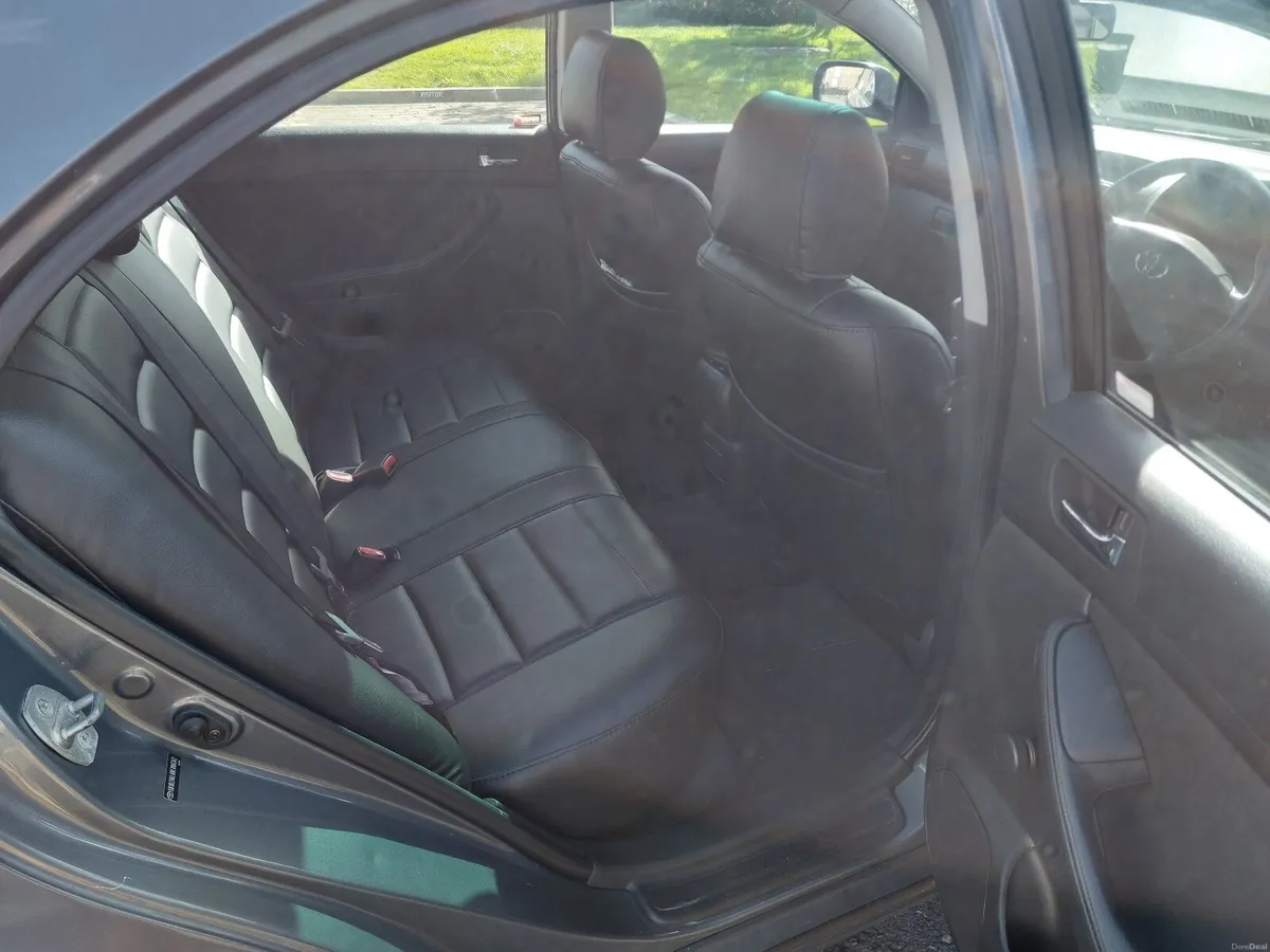 Toyota Avensis 2003 - Image 4