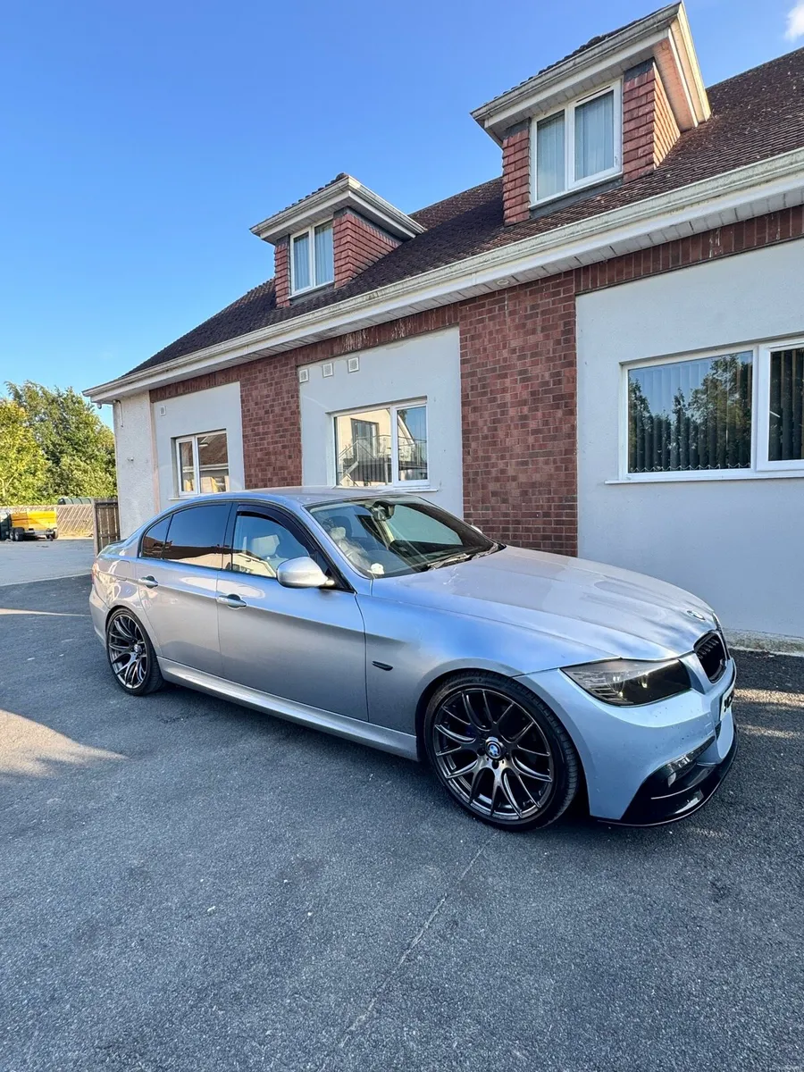BMW 3 series E90 318d LCI - Image 3
