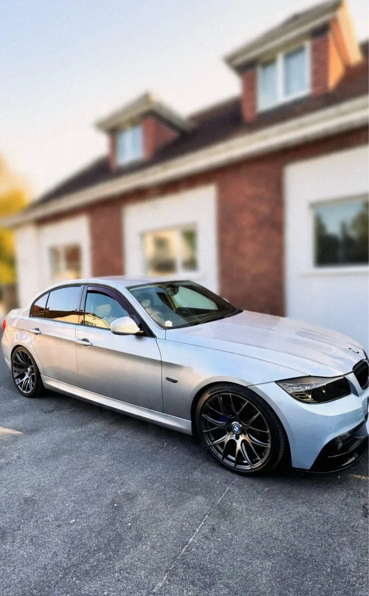 BMW 3 series E90 318d LCI - Image 1