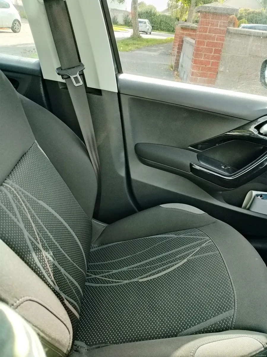 Peugeot 208 2013 - Image 3