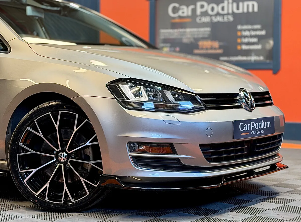2015 Volkswagen Golf Highline 1.4TSi Auto DSG - Image 2