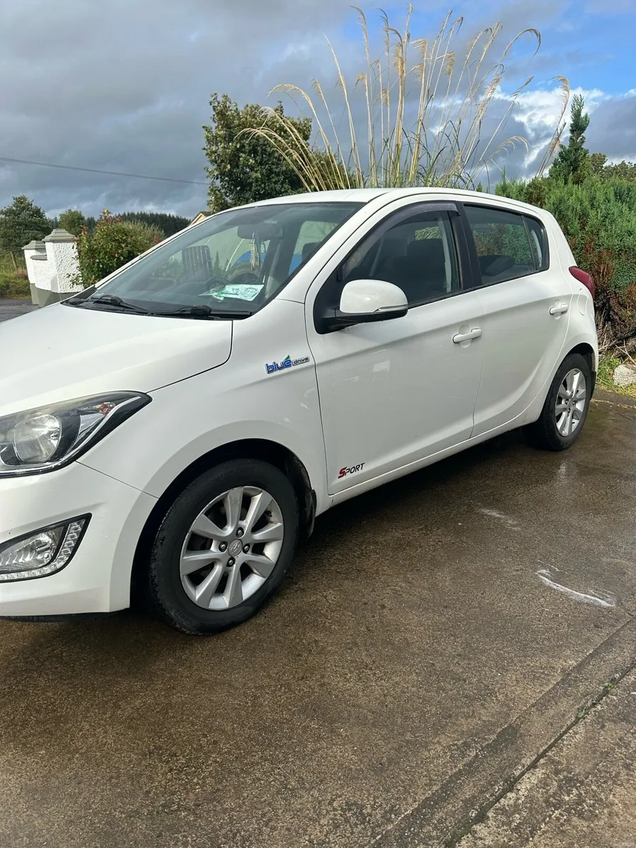Hyundai i20 - Image 2
