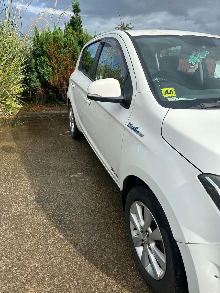 Hyundai i20 - Image 6