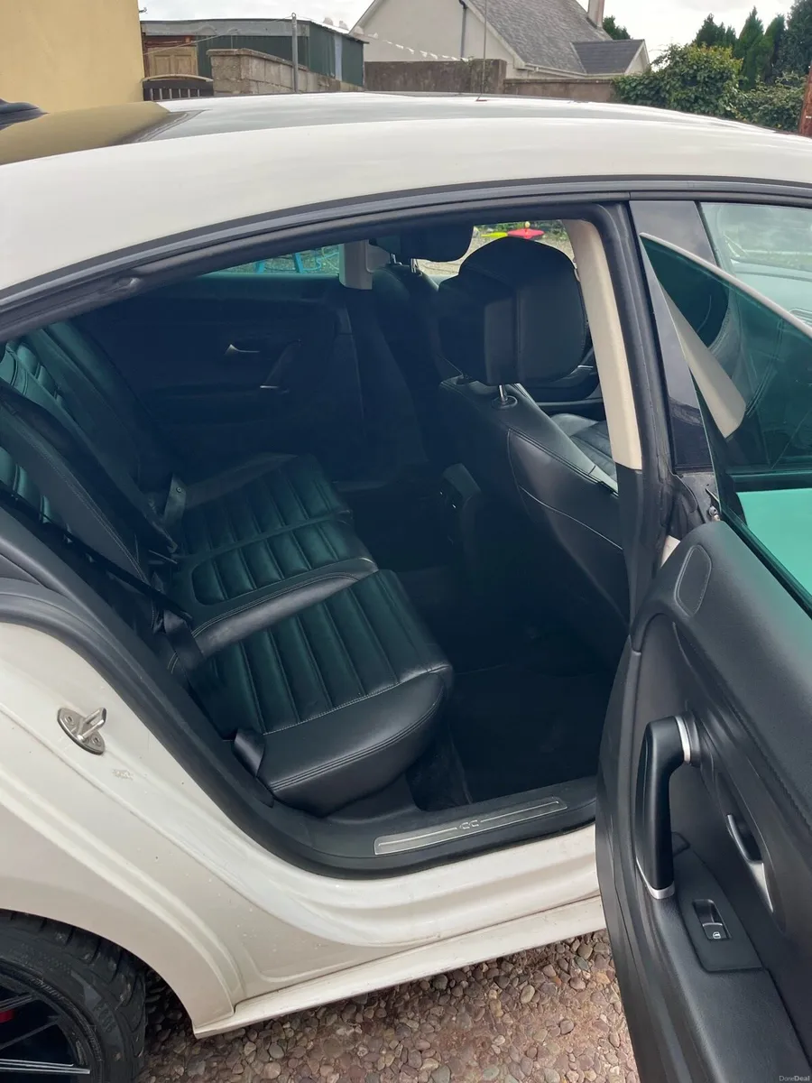 Car - Image 6