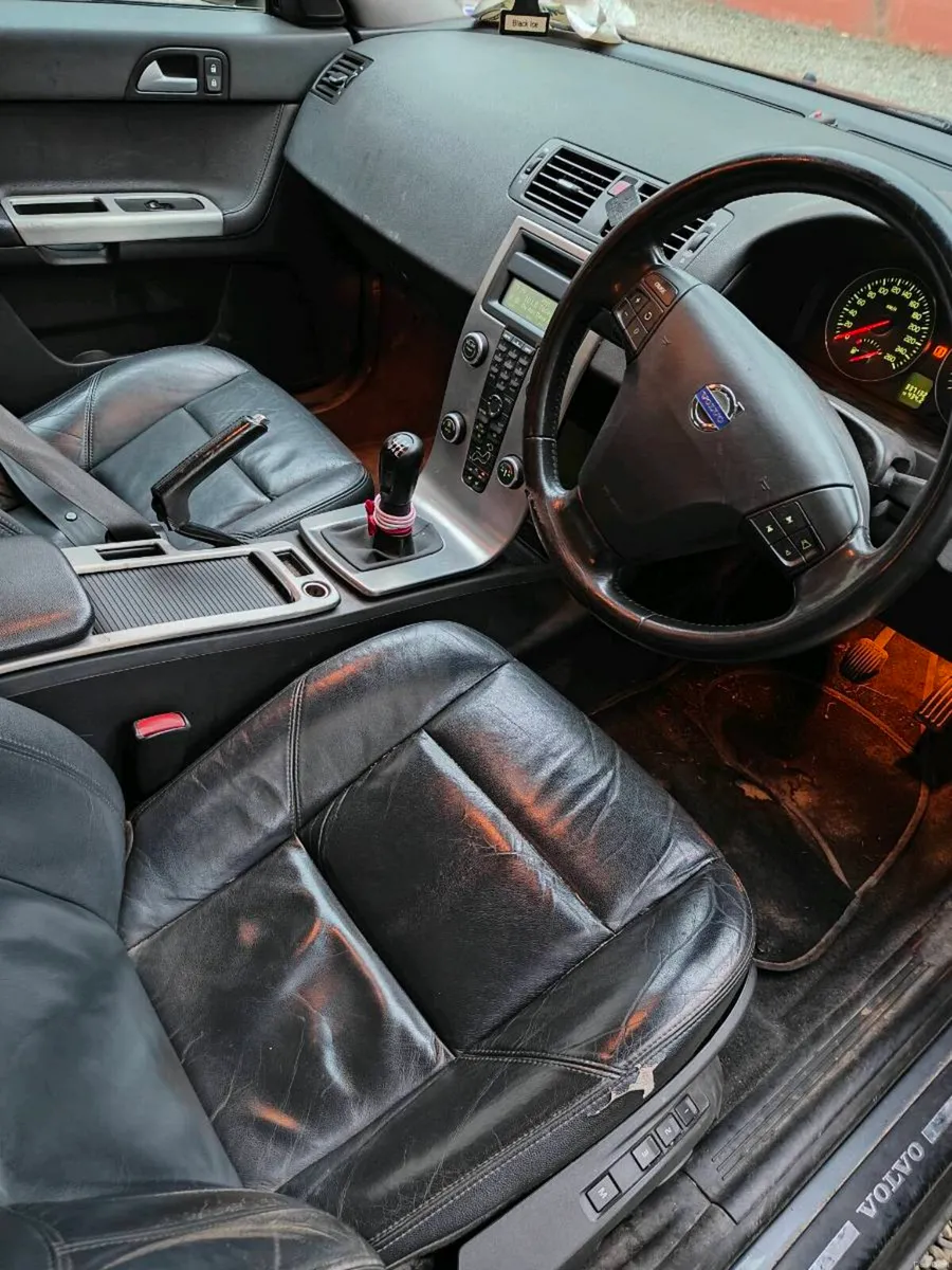Volvo V50 2.0L 6speed - Image 4