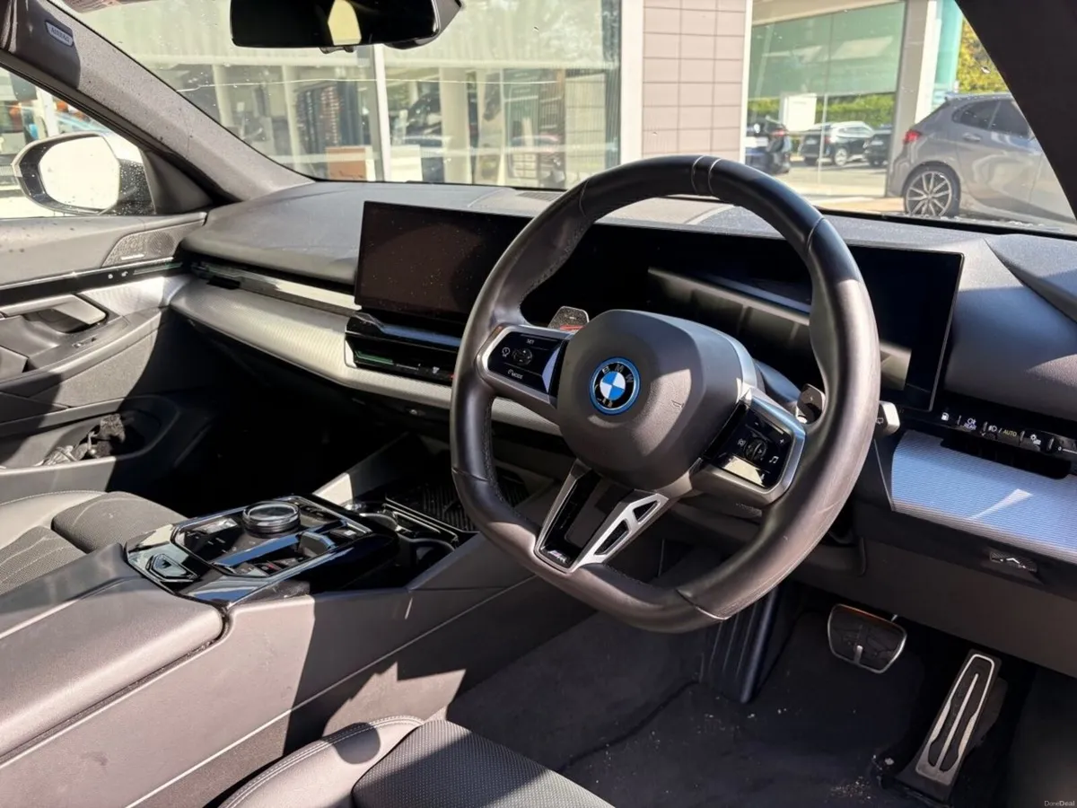 BMW 5-Series 530e M Sport Touring - Image 5