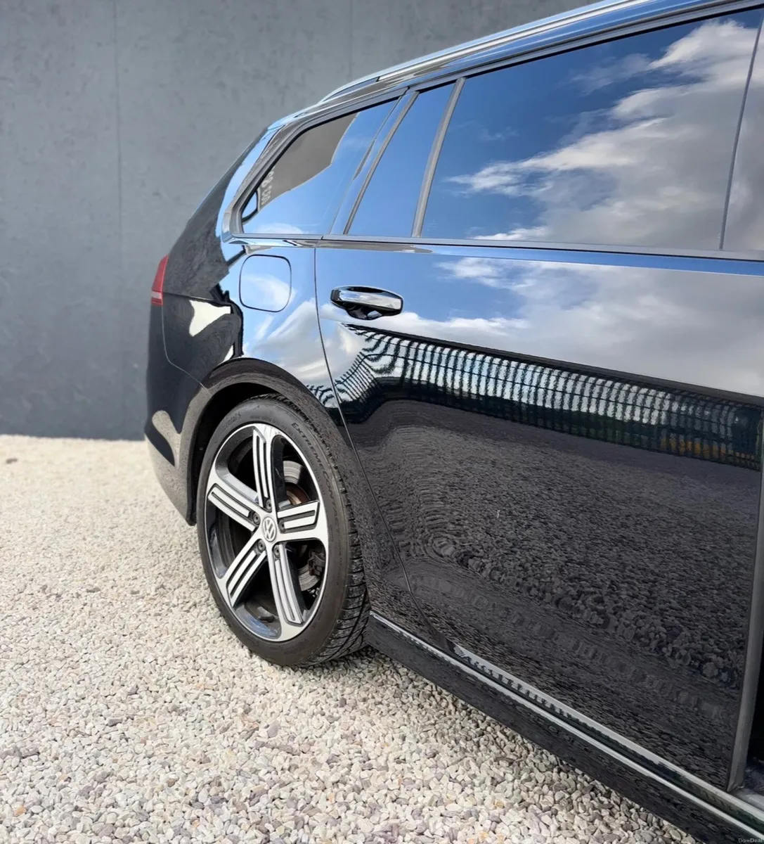 Volkswagen Golf R Estate 2.0 Automatic 2015 - Image 4