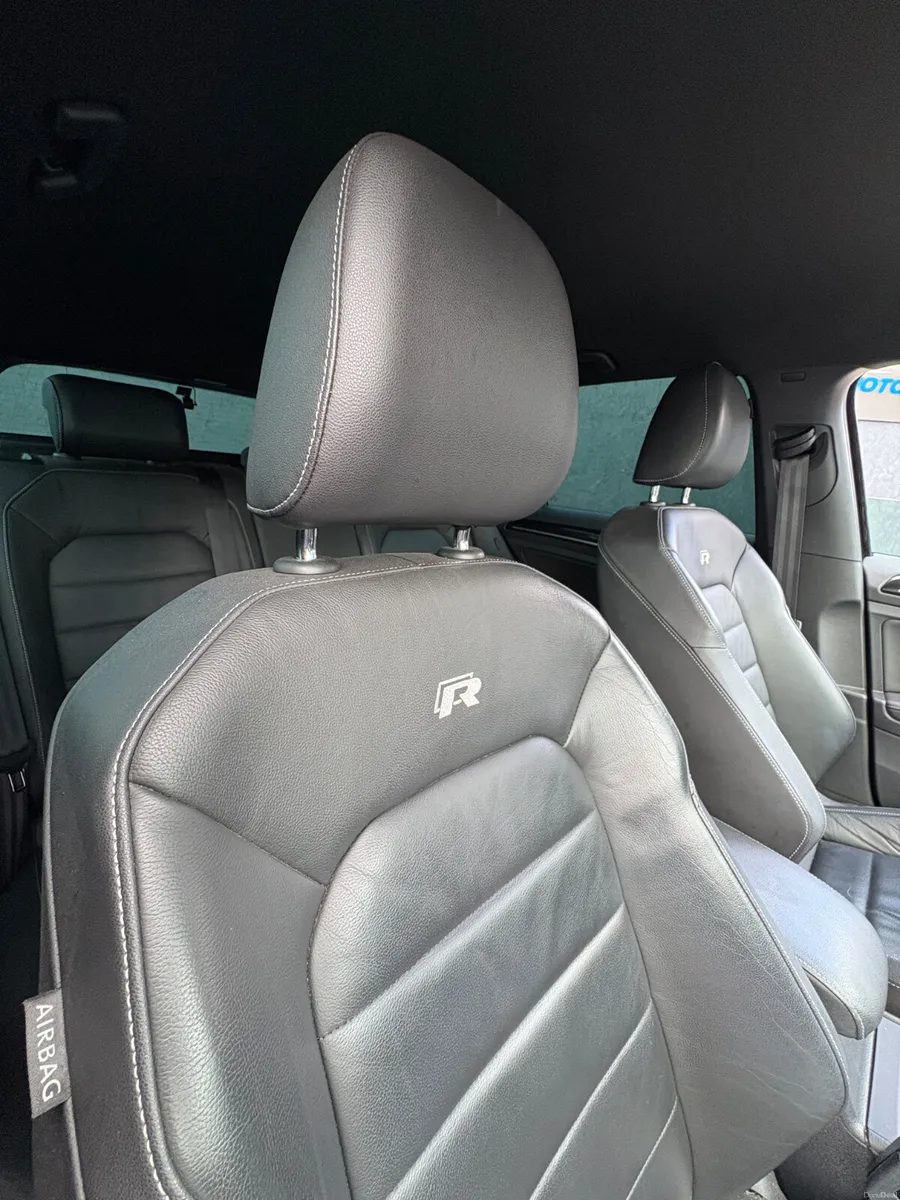 Volkswagen Golf R Estate 2.0 Automatic 2015 - Image 6