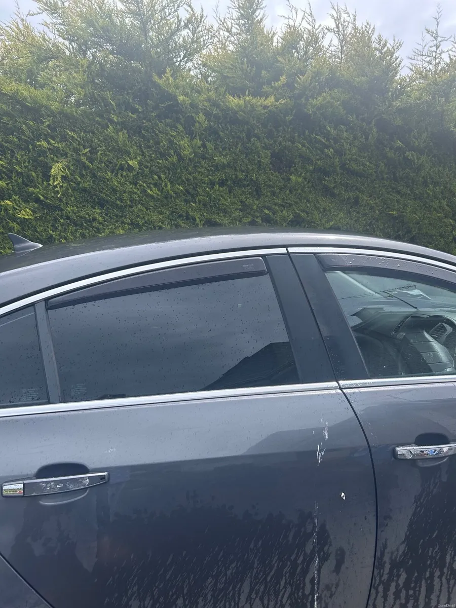 Vauxhall Insignia 2011 - Image 4