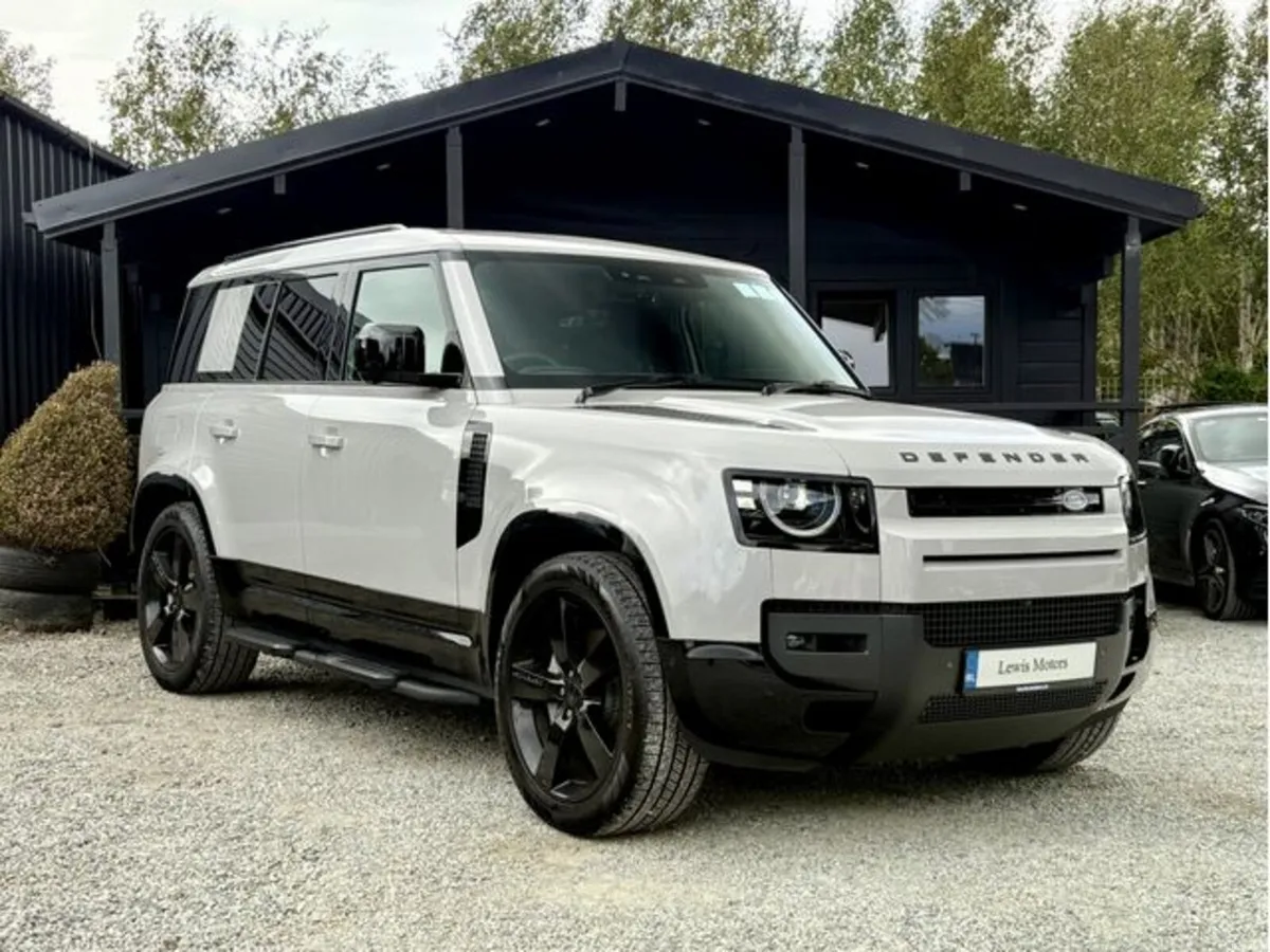Land Rover Defender X-DYNAMIC HSE P300E - Image 1