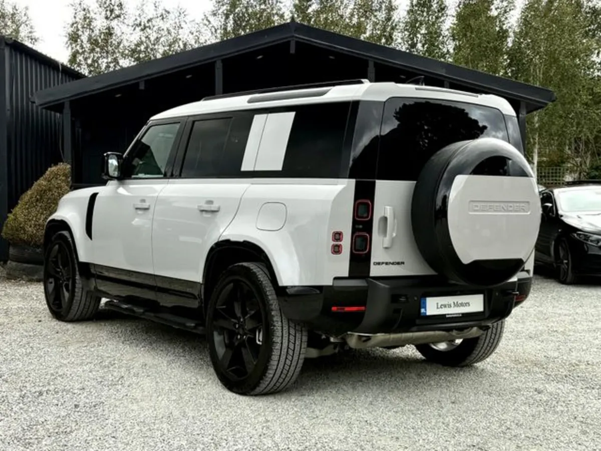 Land Rover Defender X-DYNAMIC HSE P300E - Image 4