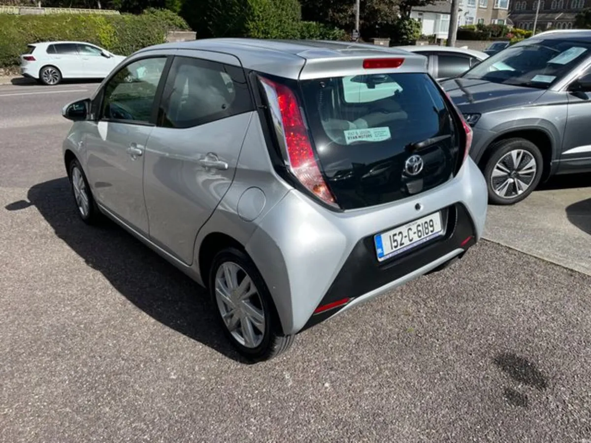 Toyota Aygo 1.0 X-play 4DR - Image 4