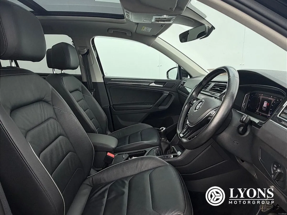 Volkswagen Tiguan 2.0 TDI 150HP R-Line - Low Kilom - Image 3