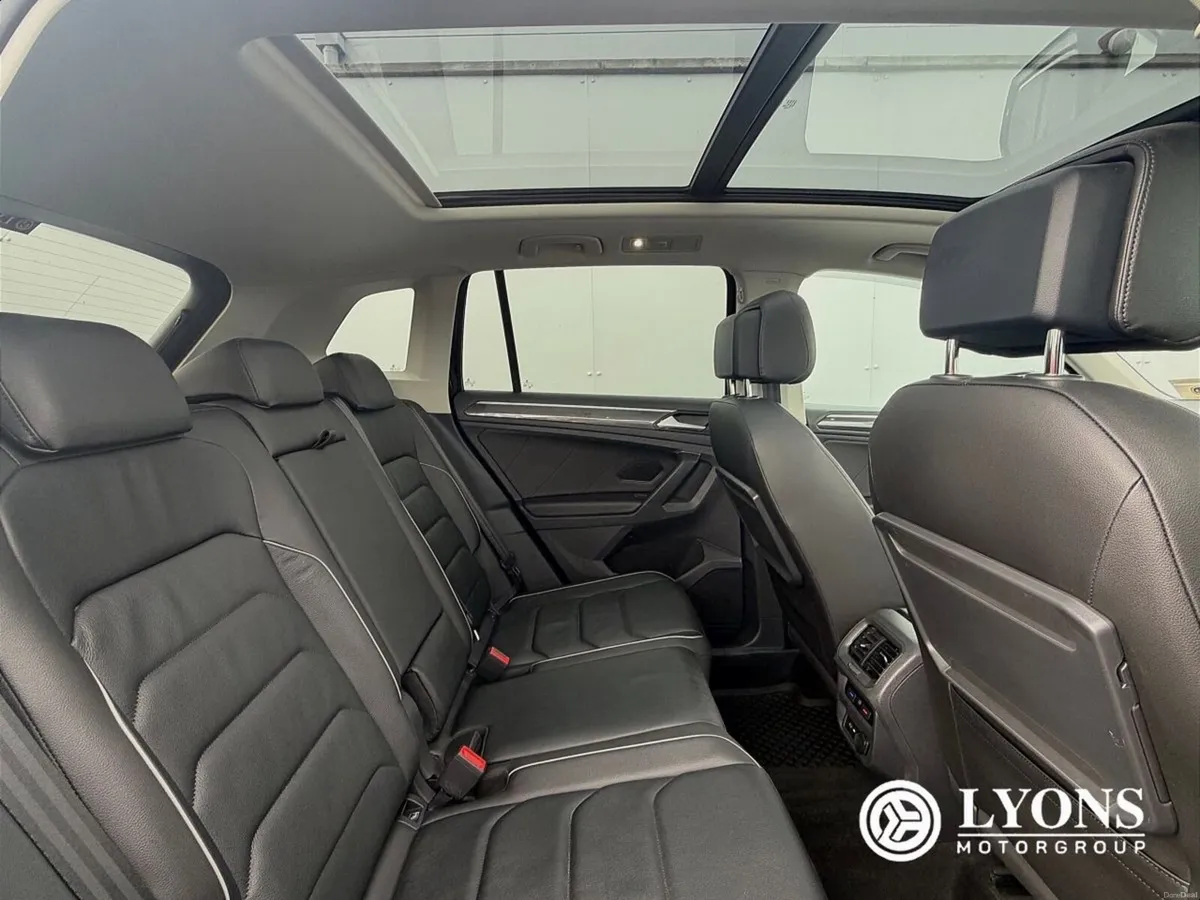 Volkswagen Tiguan 2.0 TDI 150HP R-Line - Low Kilom - Image 5