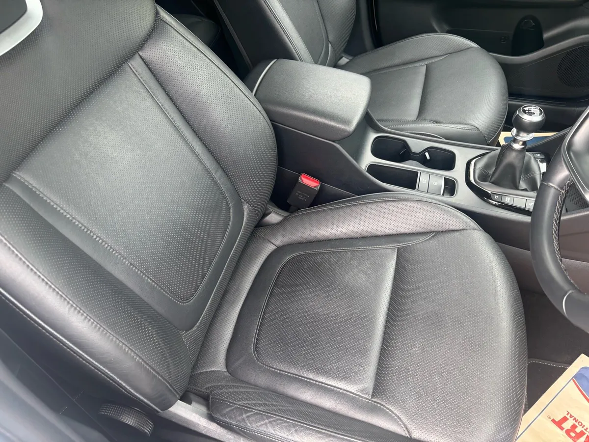 (222) Hyundai Tucson Executive 2022 - Image 6